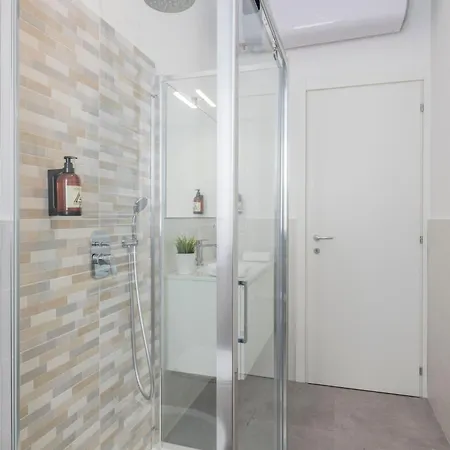 Apartment Stayeasy Fondazione Prada - Center In 15 Mins